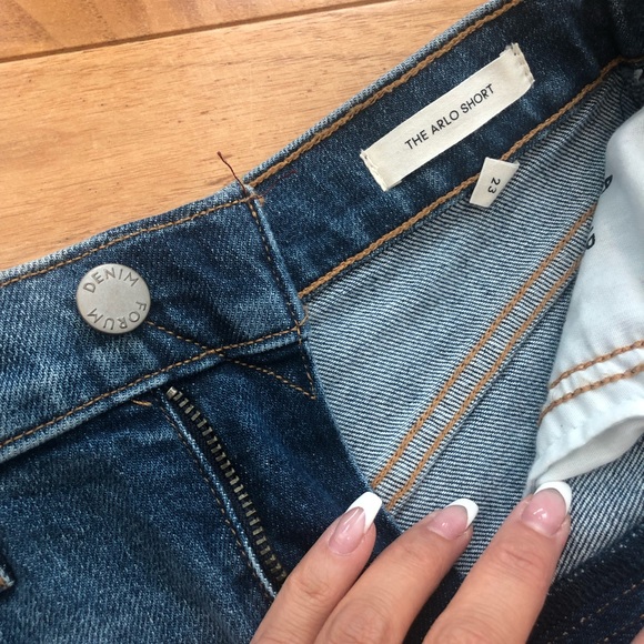 DENIM FORUM Aritzia Arlo shorts (Size 23) - Picture 3 of 3